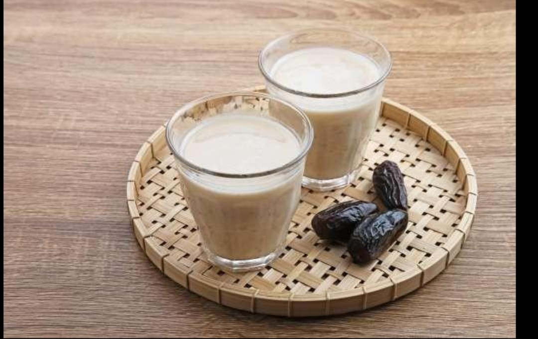 Vanilla Date Smoothie